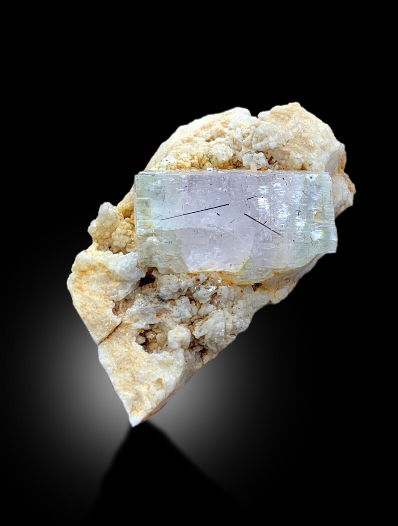 AquaMorganite from Skardu Pakistan 68x43mm
Rare bi-color beryl double termination collector specimen