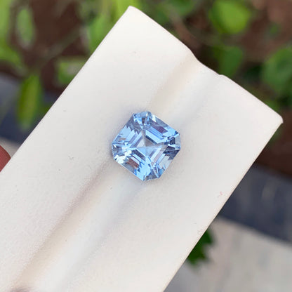 Aquamarine gemstone dimensions 10 by 10 by 8 mm
Asscher cut aquamarine stone back angle view
Light blue color detail on aquamarine gemstone