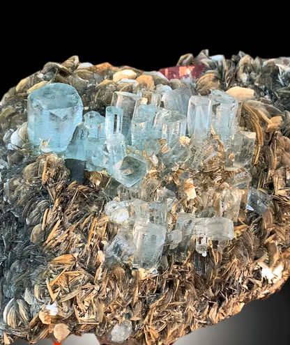 Aquamarine with muscovite mica, full specimen view
Natural untreated aquamarine cluster, close-up detail
