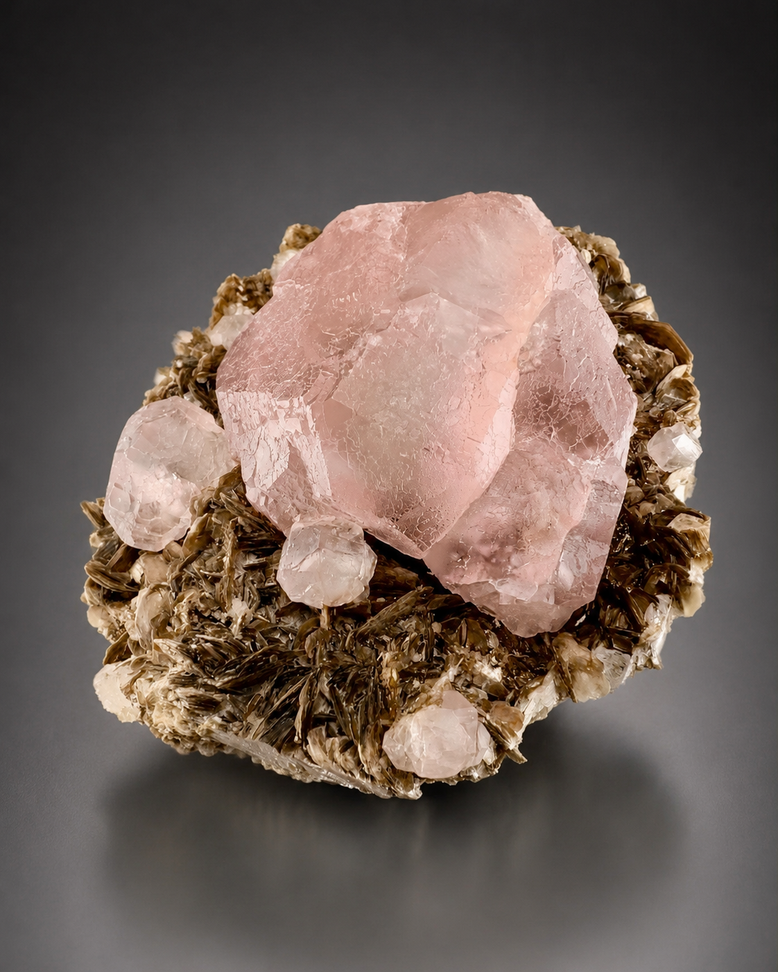 Pink Fluorite on Mica Matrix from Chumar Bakhoor Pakistan, 1619 gran