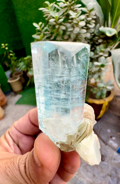Aquamarine crystal with mica from Pakistan, 49 gram