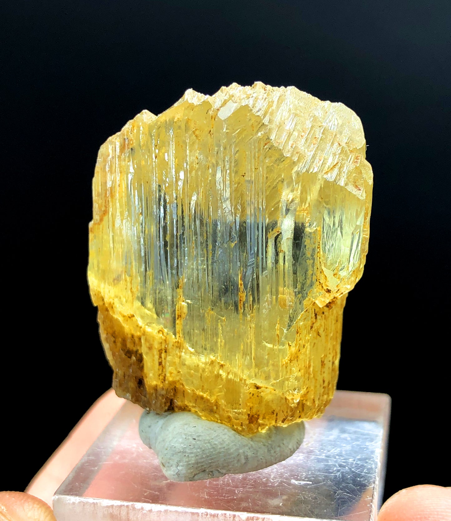 Triphane crystal lighting and clarity detail
Natural mountain shape crystal termination detail