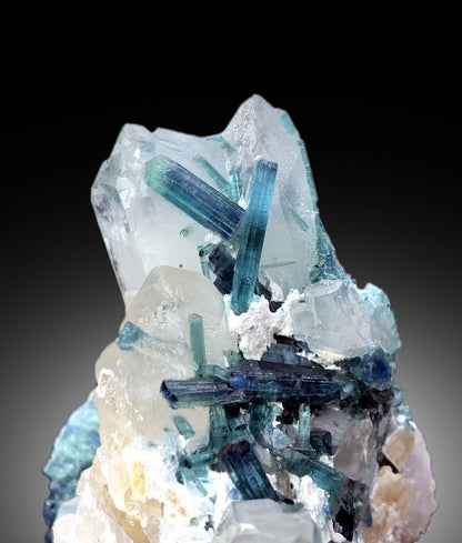 Blue tourmaline cluster on quartz side view
Top view of 380 gram tourmaline specimen