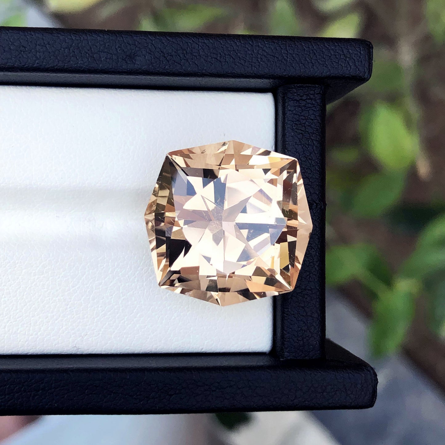 Brazilian yellow topaz gemstone natural color
Fancy cut topaz showing multi-faceted light display