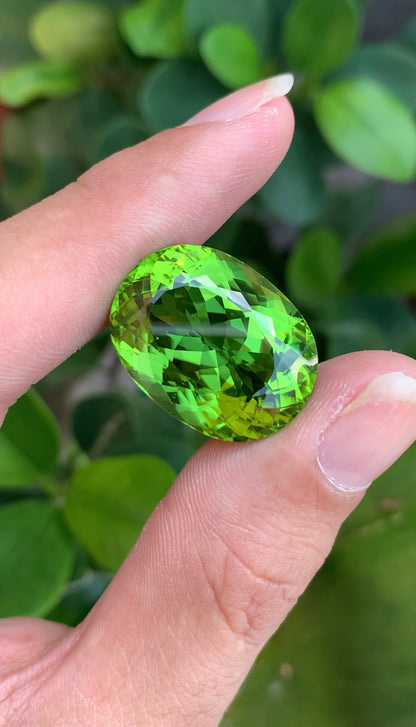 Natural Green Peridot 36.45 Ct Oval Brilliant Cut – Pakistan Peridot Gemstone