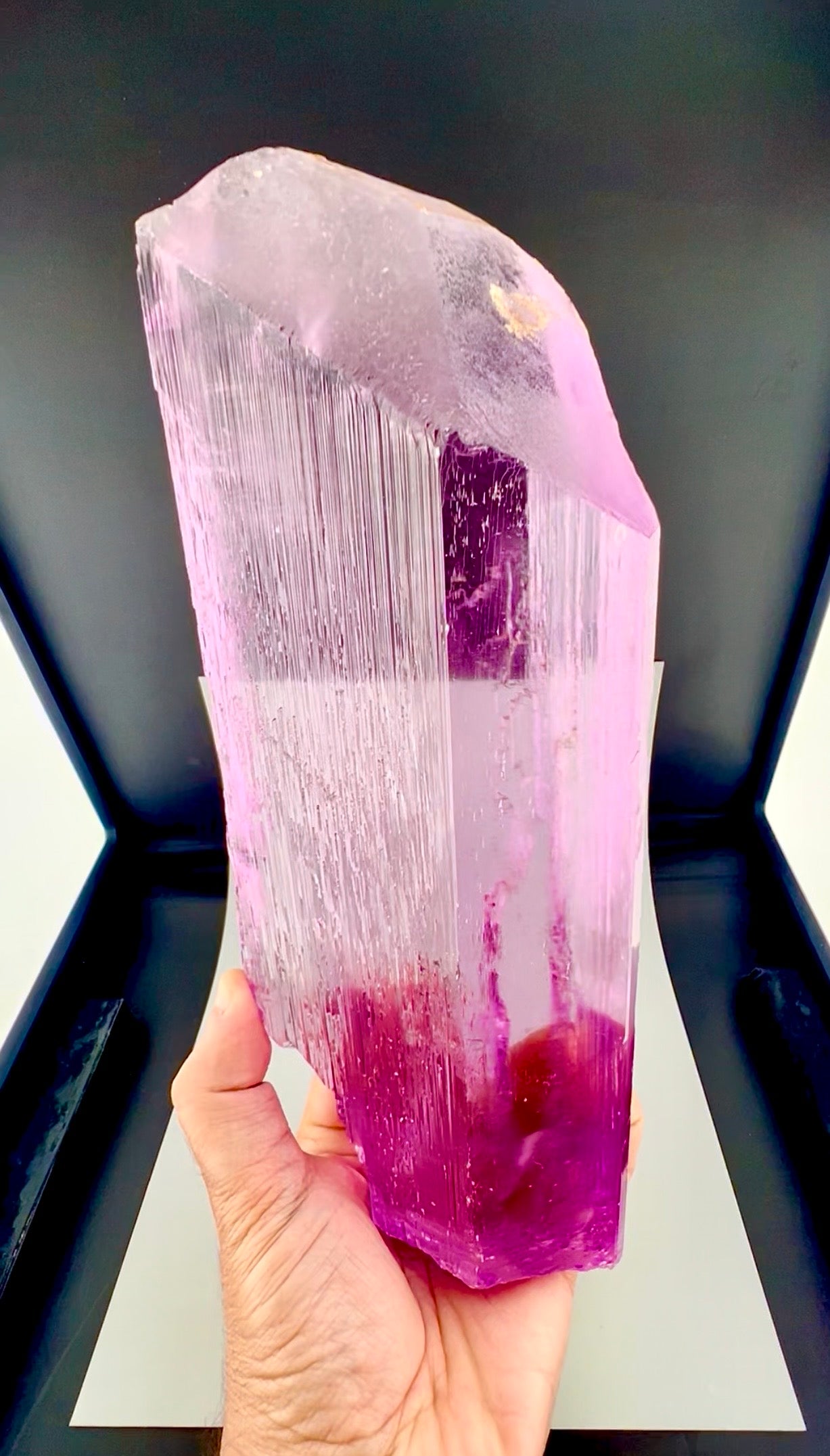 Facet Grade Kunzite Crystal , 2293 gram