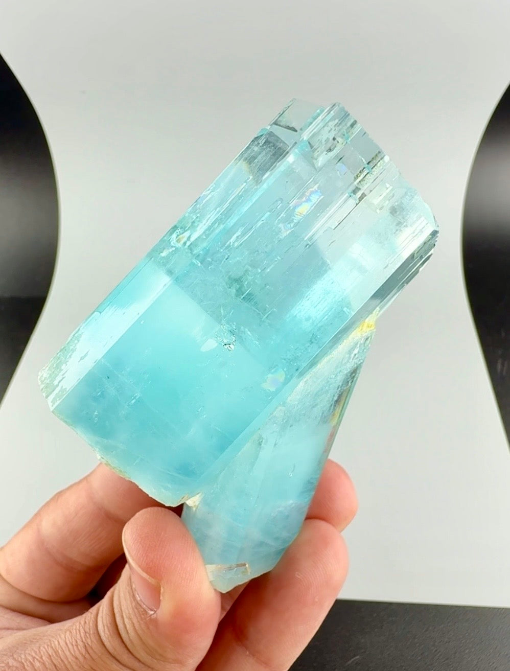 Aquamarine crystal from Pakistan, 166 gram