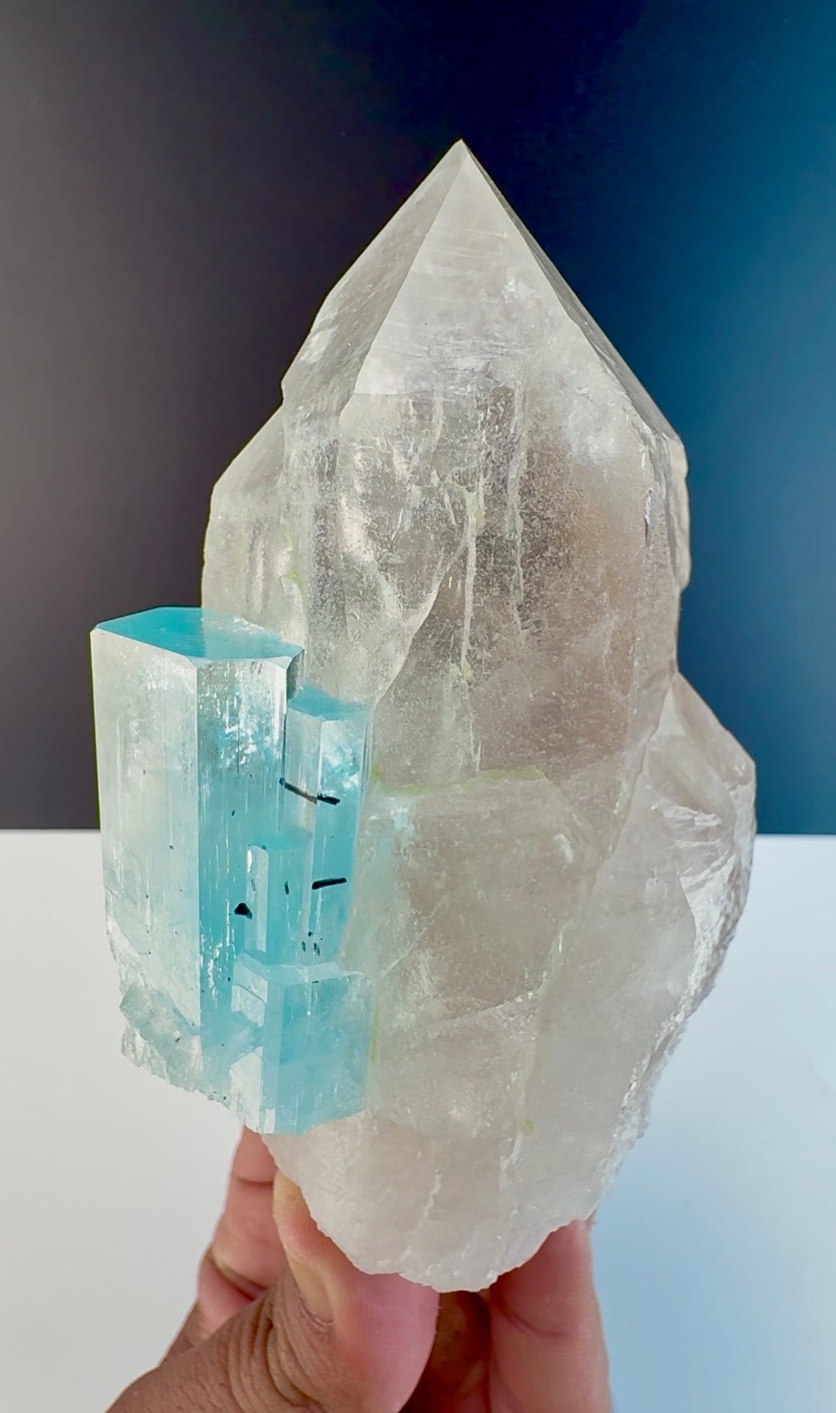 Aquamarine with Quartz from Pakistan, 688 gram