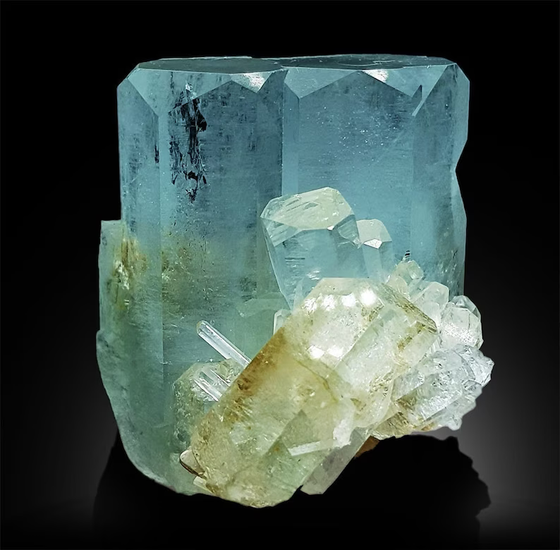 Closeup of aquamarine cluster termination and luster
Sky blue aquamarine cluster side view self standing