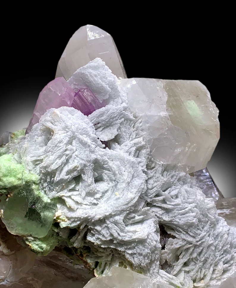 Combination specimen dimensions 272 by 228 mm
Large kunzite specimen back angle view