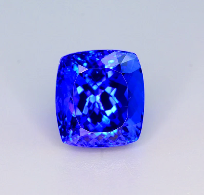 D-Block princess cut tanzanite gemstone Tanzania
Closeup of tanzanite gemstone color and faceting