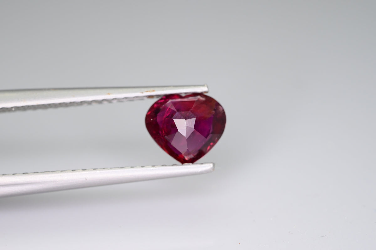 Bellerophon No Heat 1.050 CT Pigeon Blood Red Ruby Gemstone Heart Cut