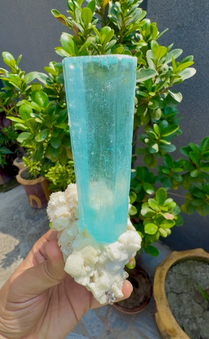 Aquamarine specimen from Pakistan, 570 gram