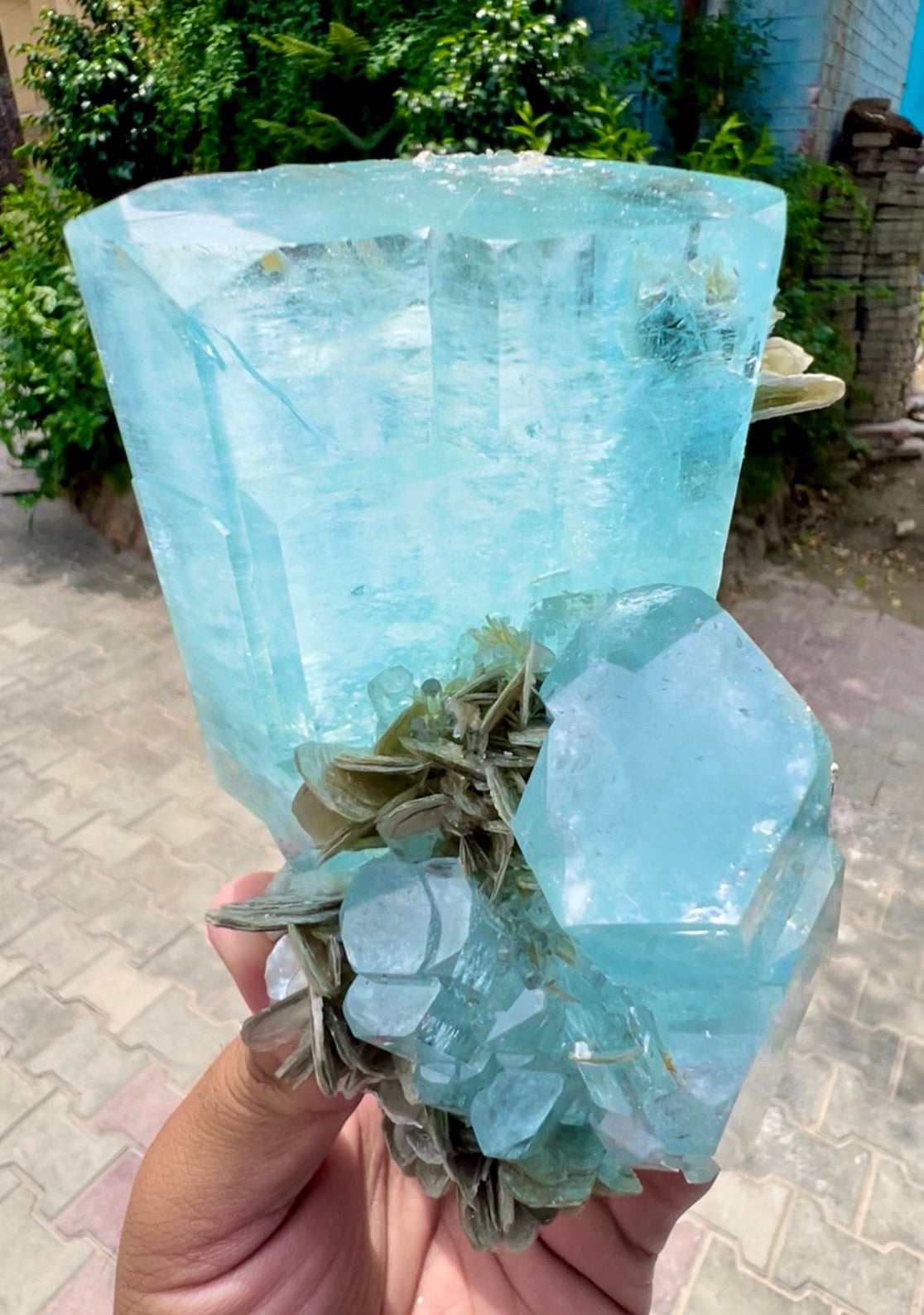 Aquamarine with Muscovite from Pakistan, 738 gram
