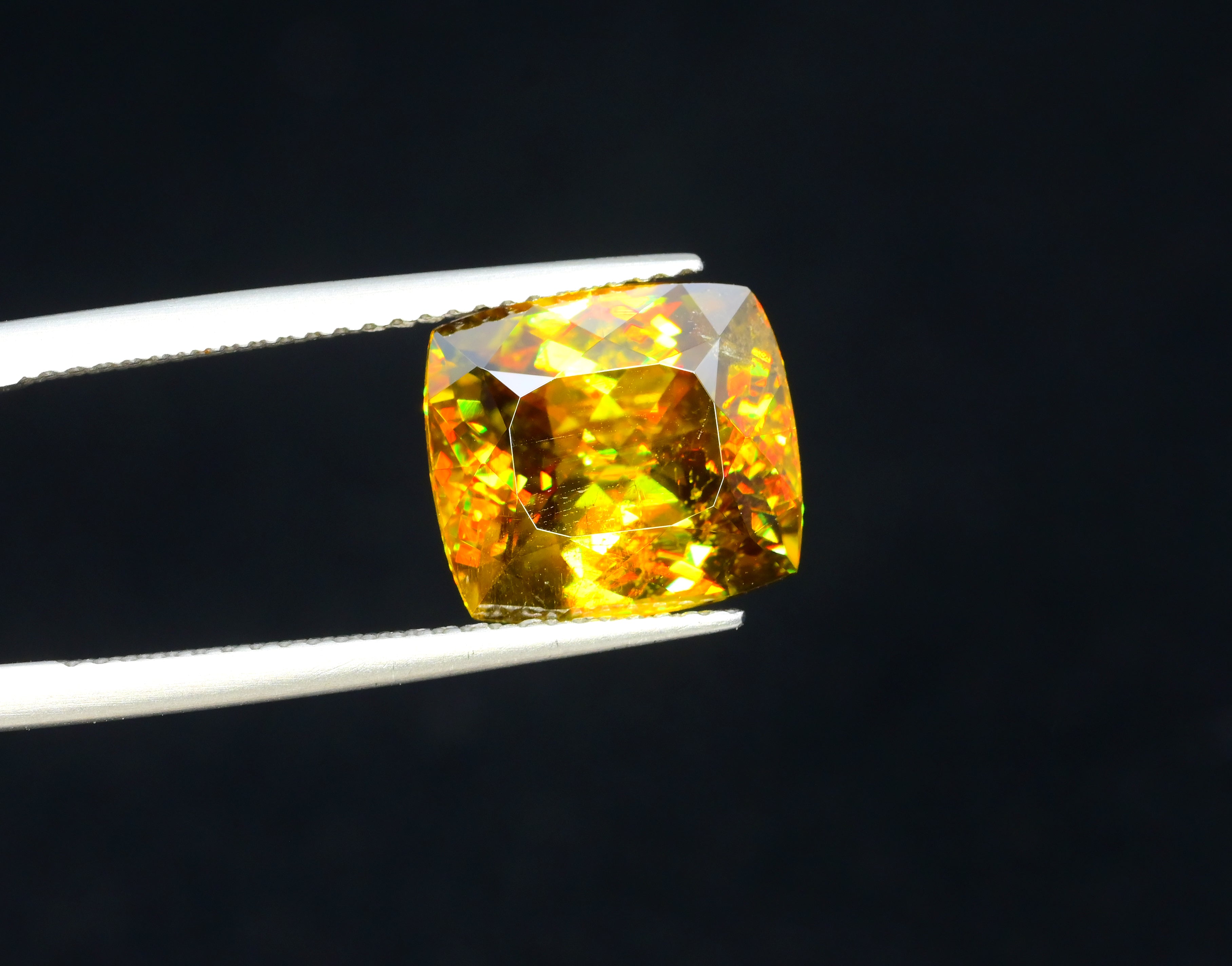 Sparkling Full Fire Titanite Sphene Gemstone, Sphene Faceted Cut Stone, Rare Sphene - 6.30 CT