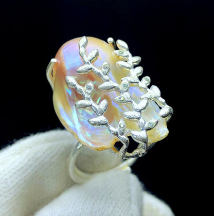 Delicate handmade baroque pearl ring sterling silver 925
50ct adjustable baroque pearl ring Italy