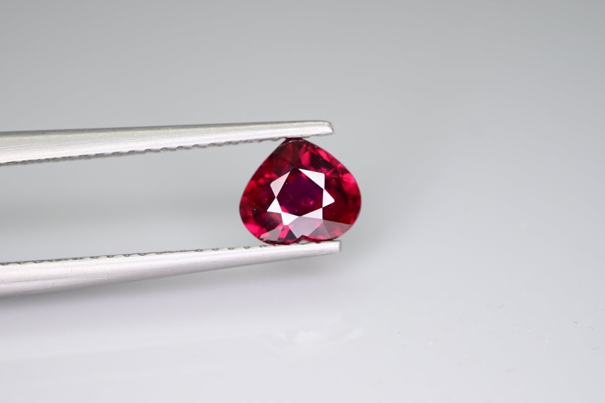 Bellerophon No Heat 1.050 CT Pigeon Blood Red Ruby Gemstone Heart Cut