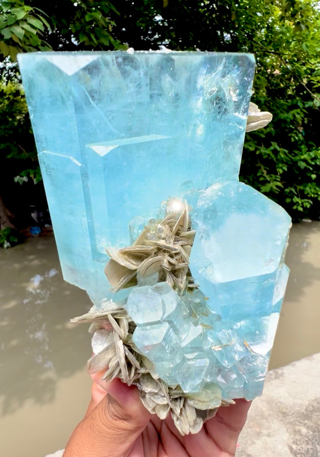 Aquamarine with Muscovite from Pakistan, 738 gram