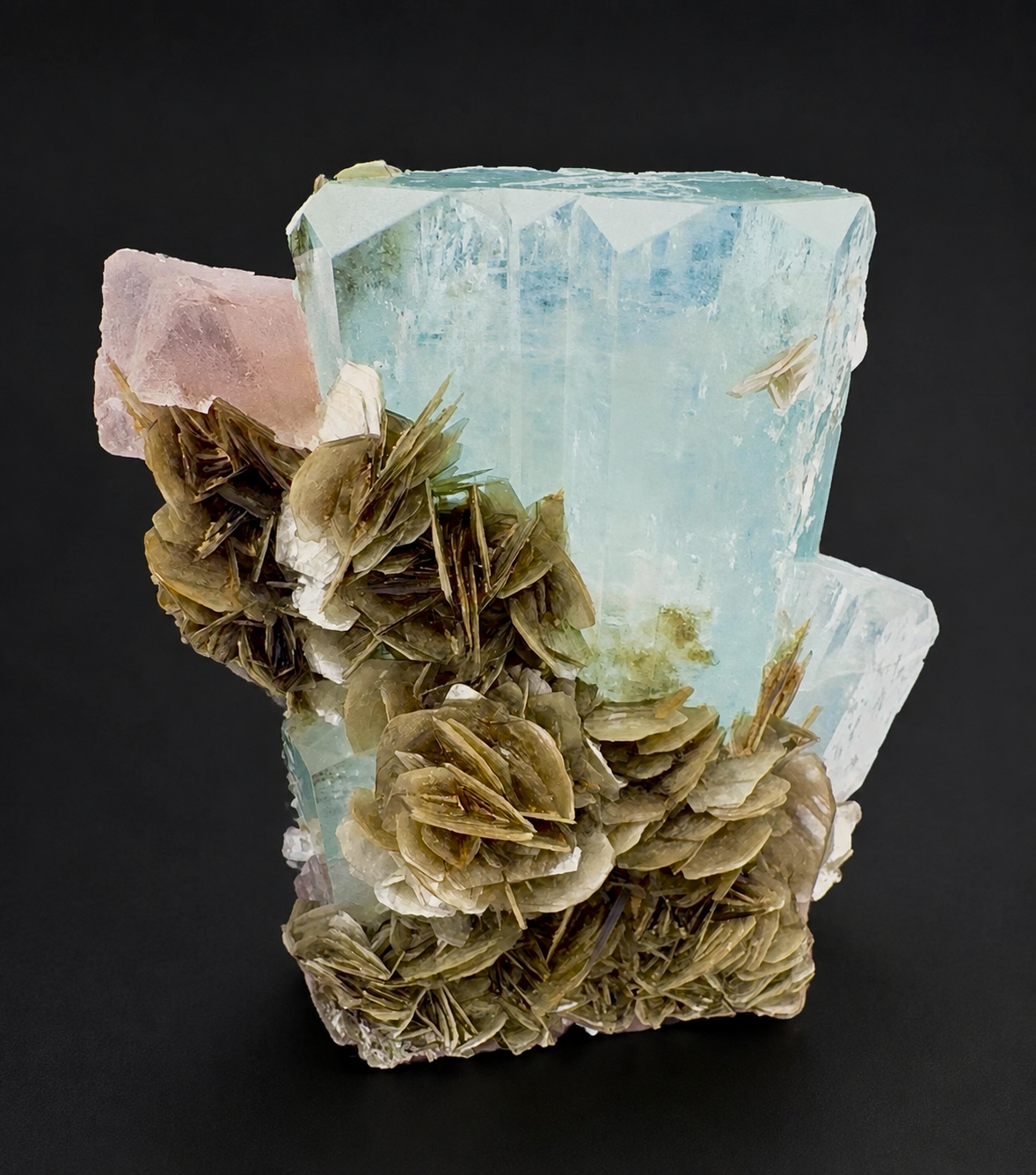 Aquamarine with Pink Fluorite and Mica Specimen from Pakistan, Collector Crystal, 301 gram