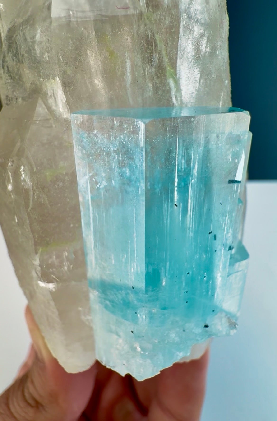 Aquamarine with Quartz from Pakistan, 688 gram