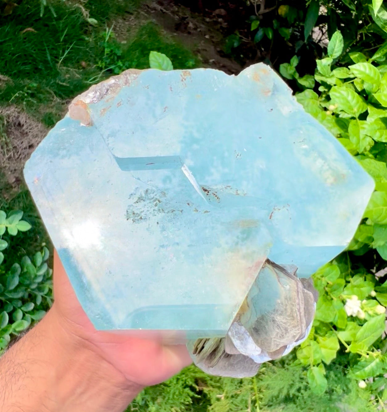 Aquamarine crystal with Muscovite Mica from Pakistan, 1433 gram