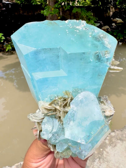 Aquamarine with Muscovite from Pakistan, 738 gram