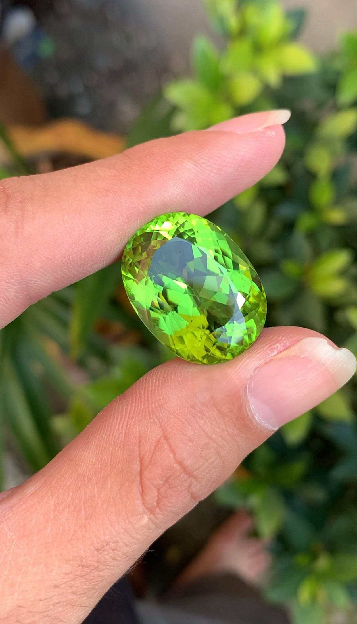 Natural Green Peridot 36.45 Ct Oval Brilliant Cut – Pakistan Peridot Gemstone