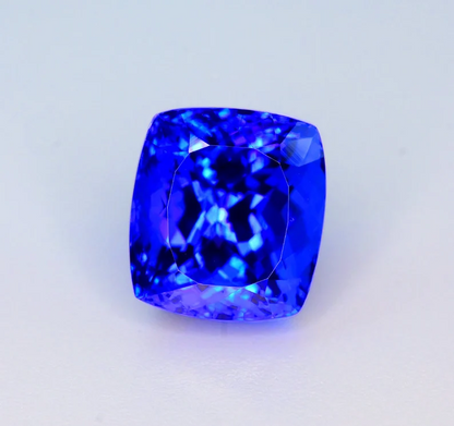 Full profile of D-Block blue violet tanzanite
Tanzanite gemstone facets showing pleochroic color