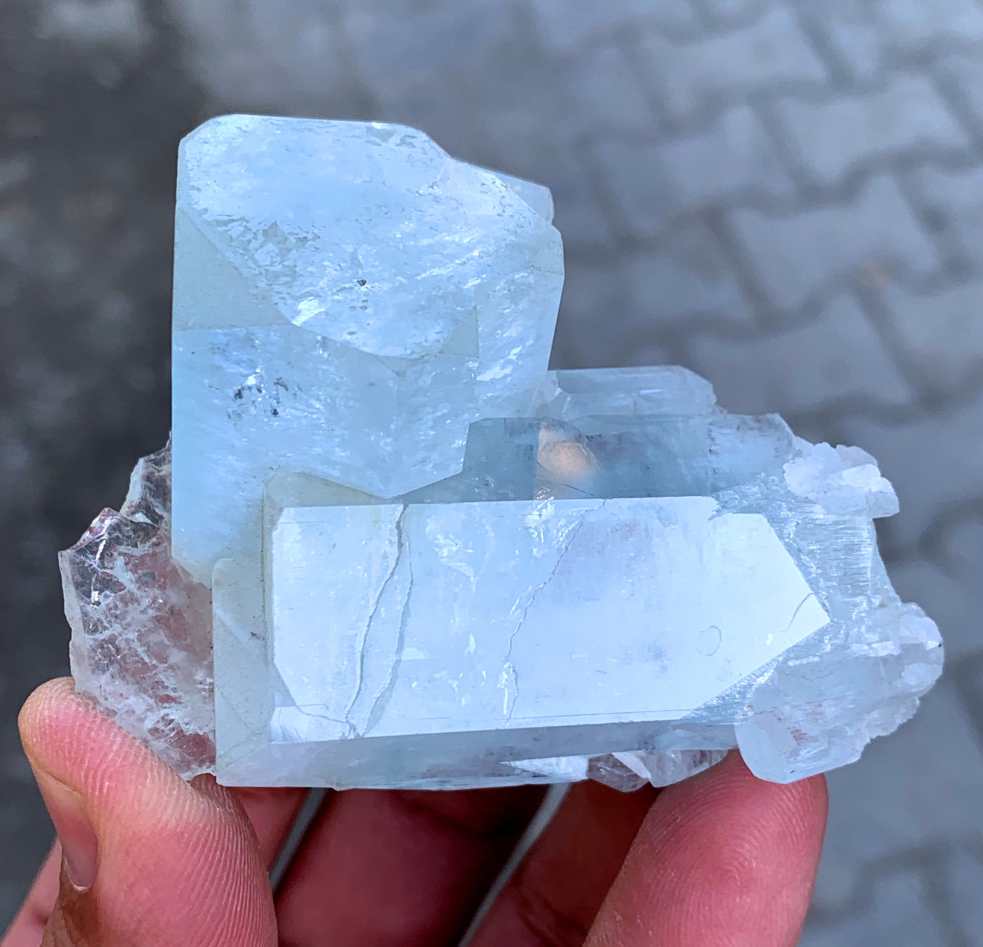 Fully terminated point of natural aquamarine crystal
Full profile of raw sky blue aquamarine mineral