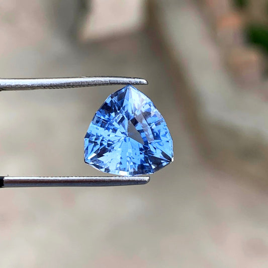 Santa Maria aquamarine loose gemstone 5 carat trillion cut
Genuine Santa Maria blue aquamarine from Brazil
