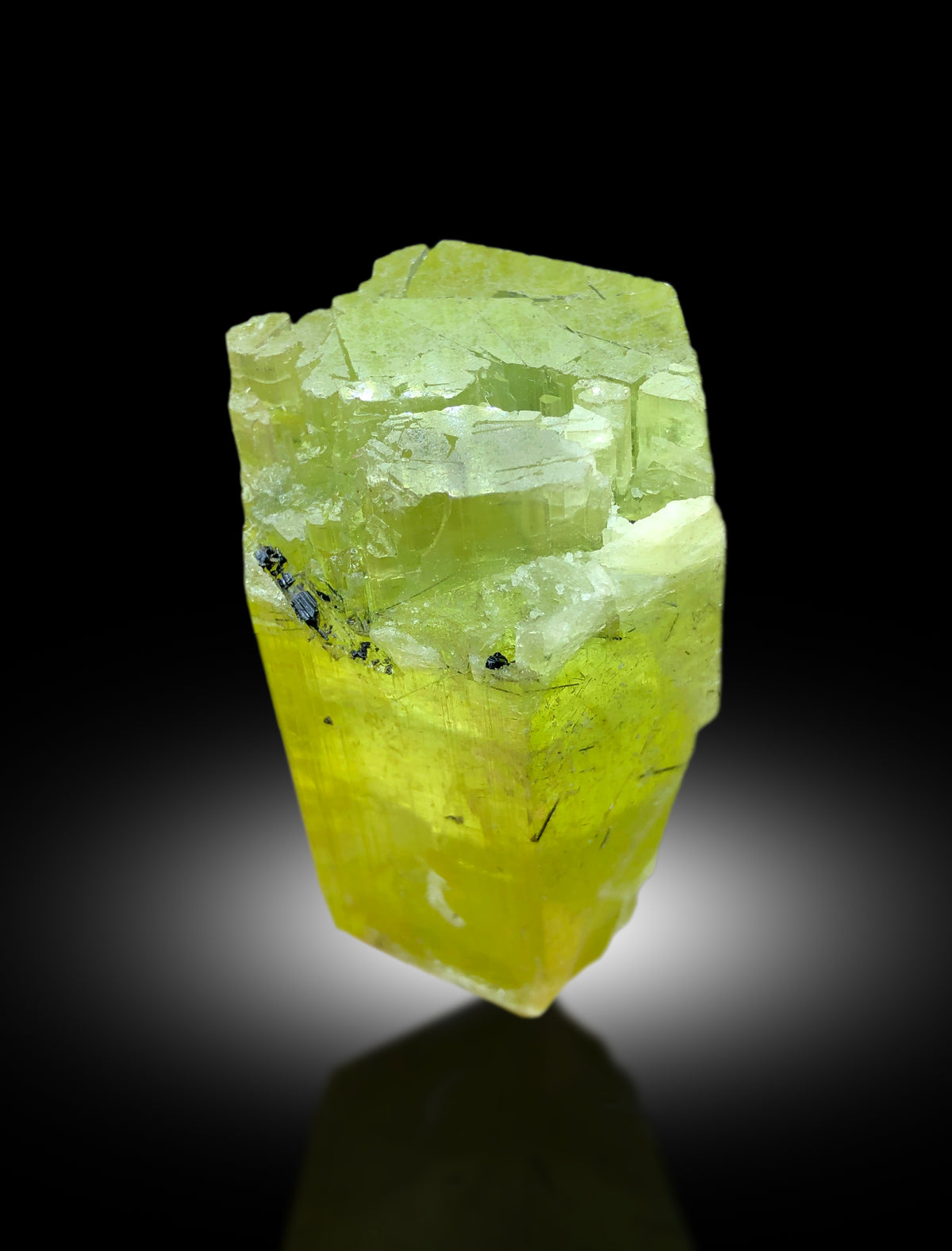Heliodor crystal faces showing color and luster
Skardu Pakistan heliodor crystal detail view
