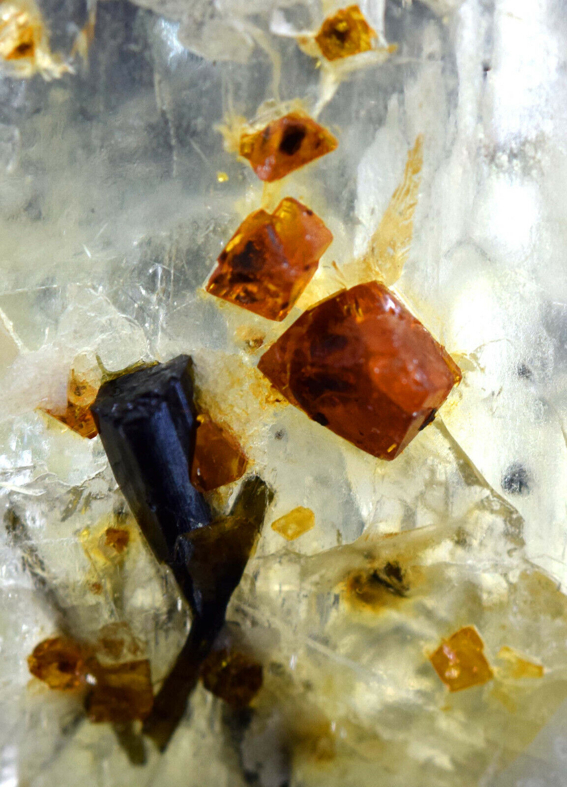 TRIPHANE KUNZITE WITH MICROLITE CRYSTALS AND BLACK TOURMALINE FROM AFGHANISTAN - 17 GRAM , 34*20*11 MM