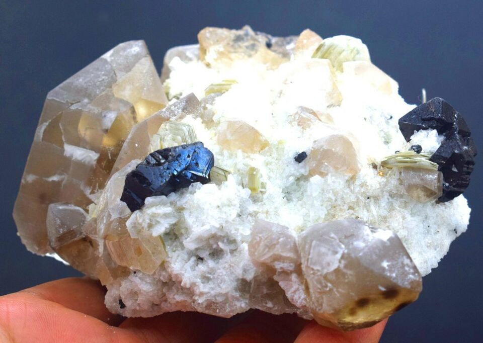 CASSITERITE WITH AQUAMARINE , SMOKY QUARTZ , MUSCOVITE MICA AND ALBITE SPECIMEN - 585 GRAM , 112*85*45 MM