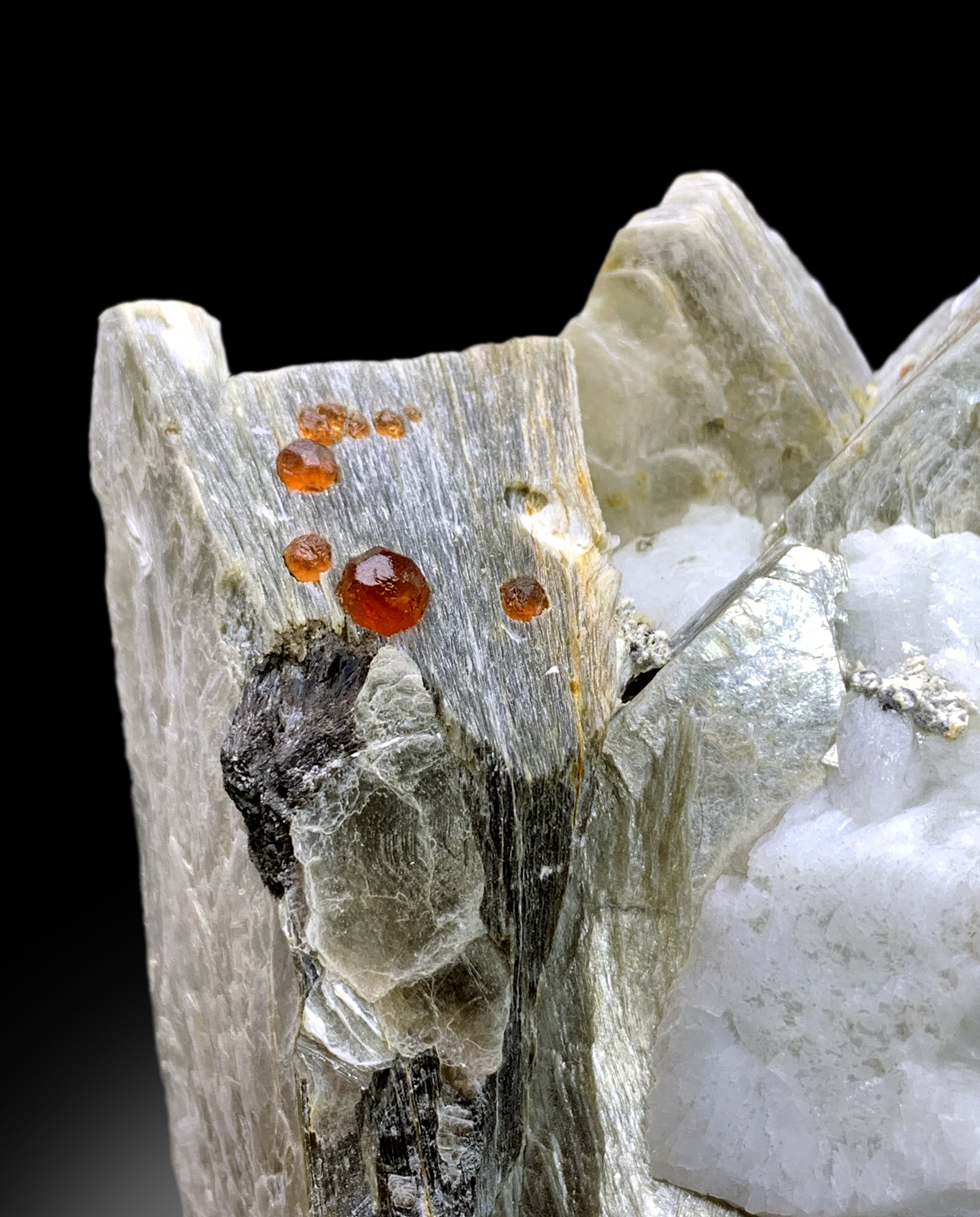 Red Spessartine Garnet Crystals on Mica from Pakistan - 360 gram