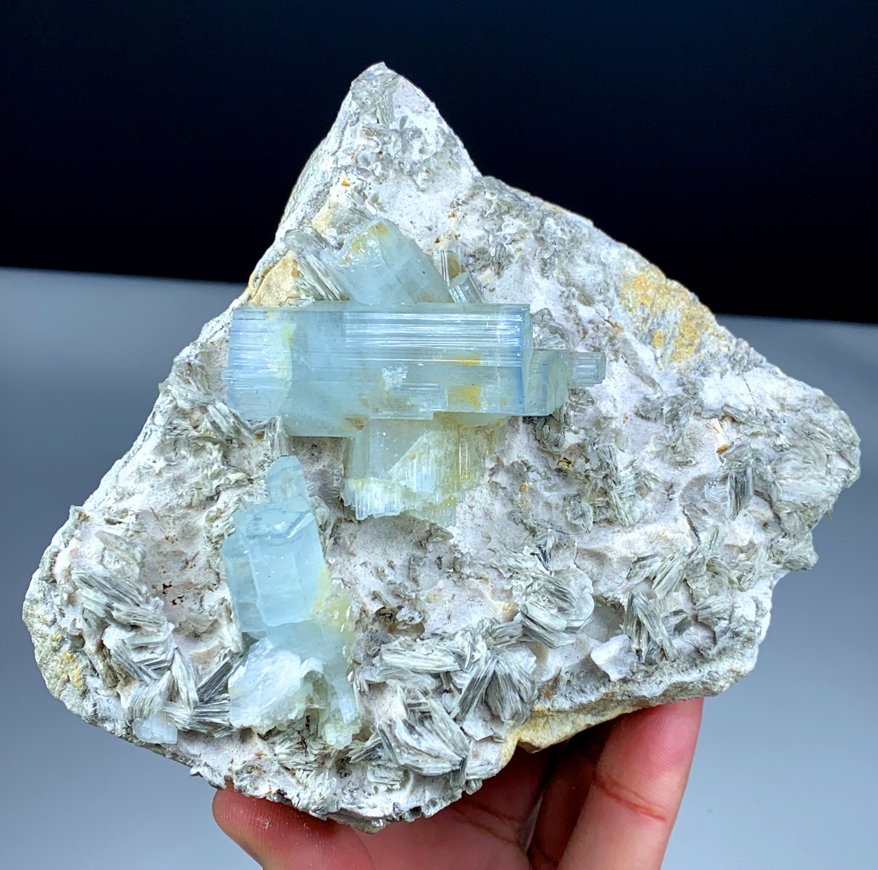 Natural Blue Cap Blue Aquamarine Crystals with Mica, Aquamarine Specimen, Aquamarine from Chumar Bakhoor Gilgit Baltistan Pakistan - 992 gram