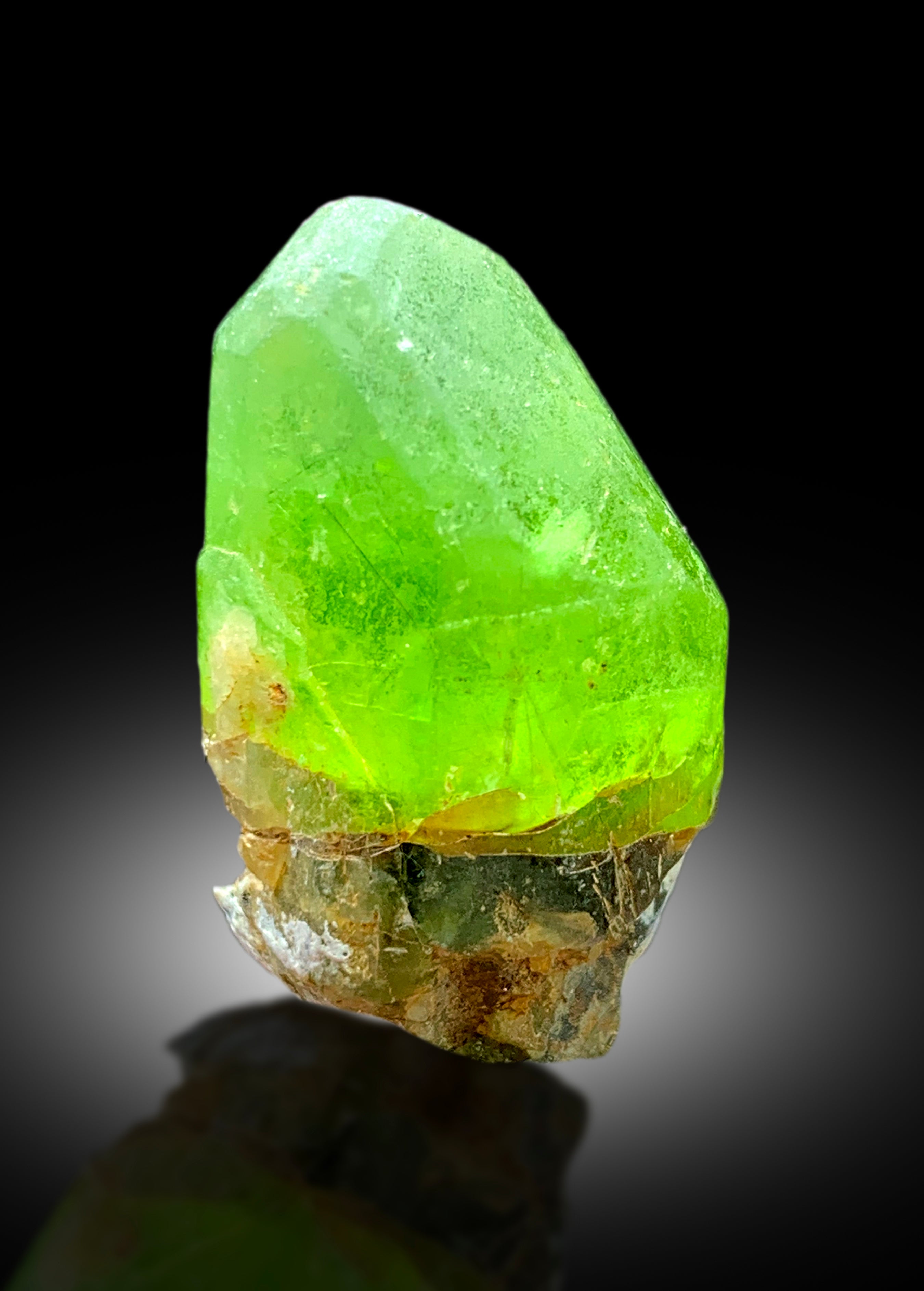 Natural Terminated Lush Green Olivine Peridot Crystal, Peridot Specimen, Raw Mineral, Peridot from Supat valley Pakistan - 18 gram