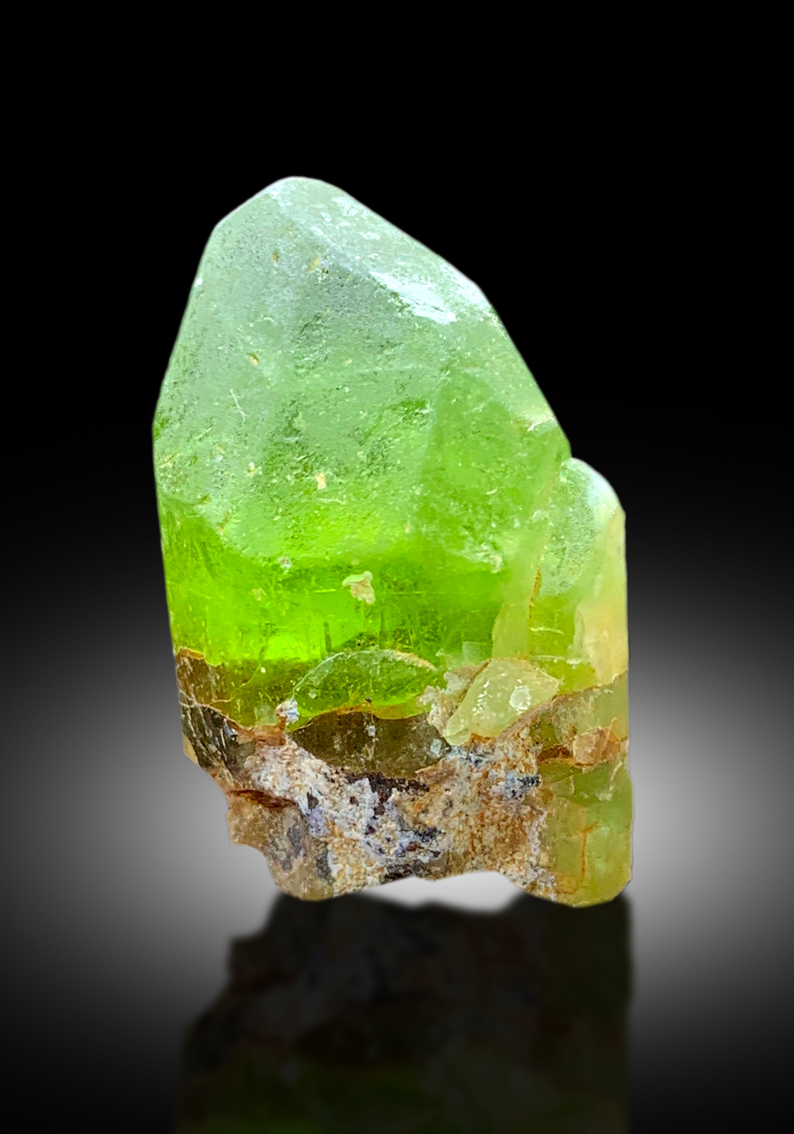 Natural Terminated Lush Green Olivine Peridot Crystal, Peridot Specimen, Raw Mineral, Peridot from Supat valley Pakistan - 18 gram