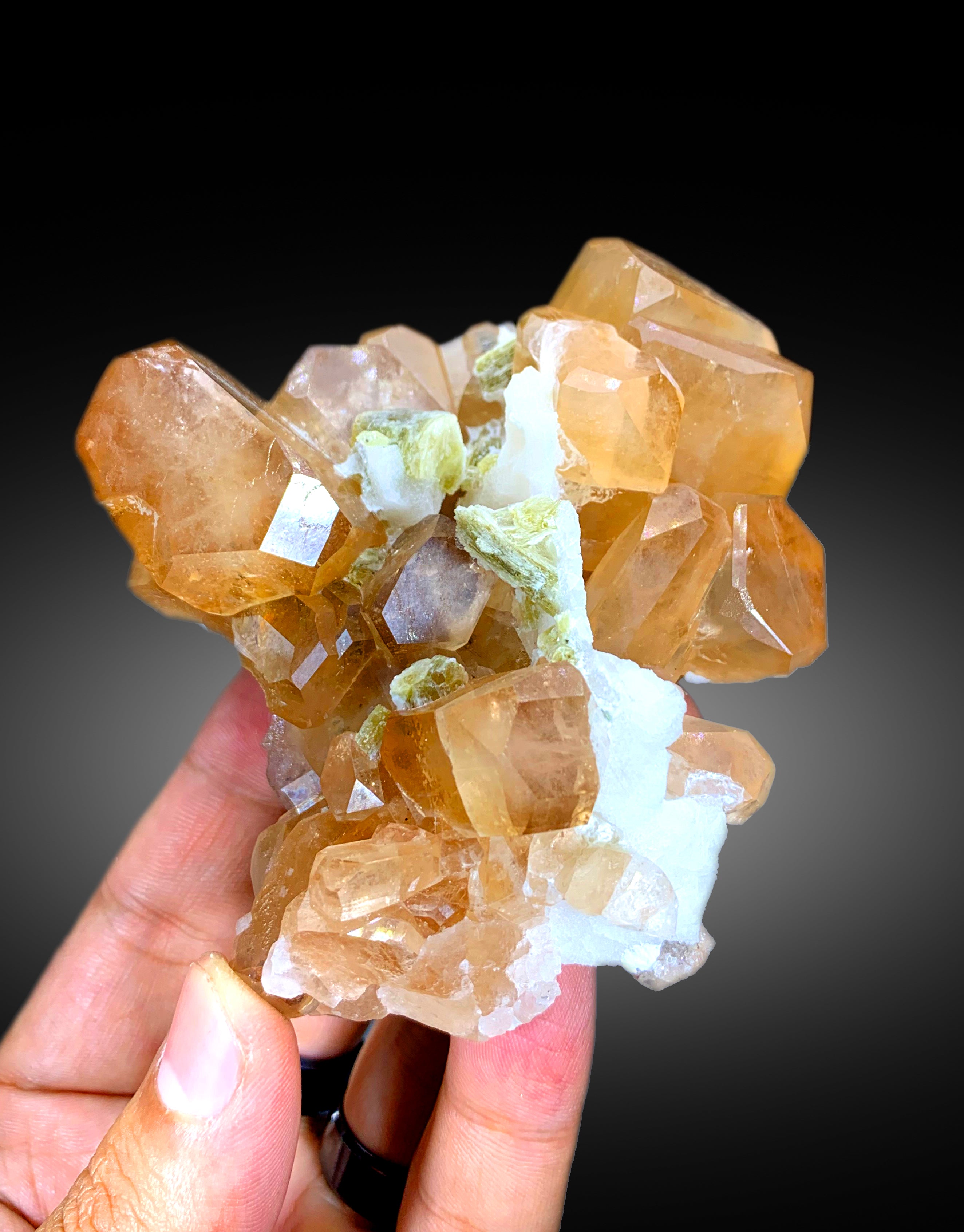 Amazing Topaz Crystal Cluster, Topaz Bunch, Raw Mineral, Topaz Specimen, Topaz from Skardu Pakistan - 312 gram