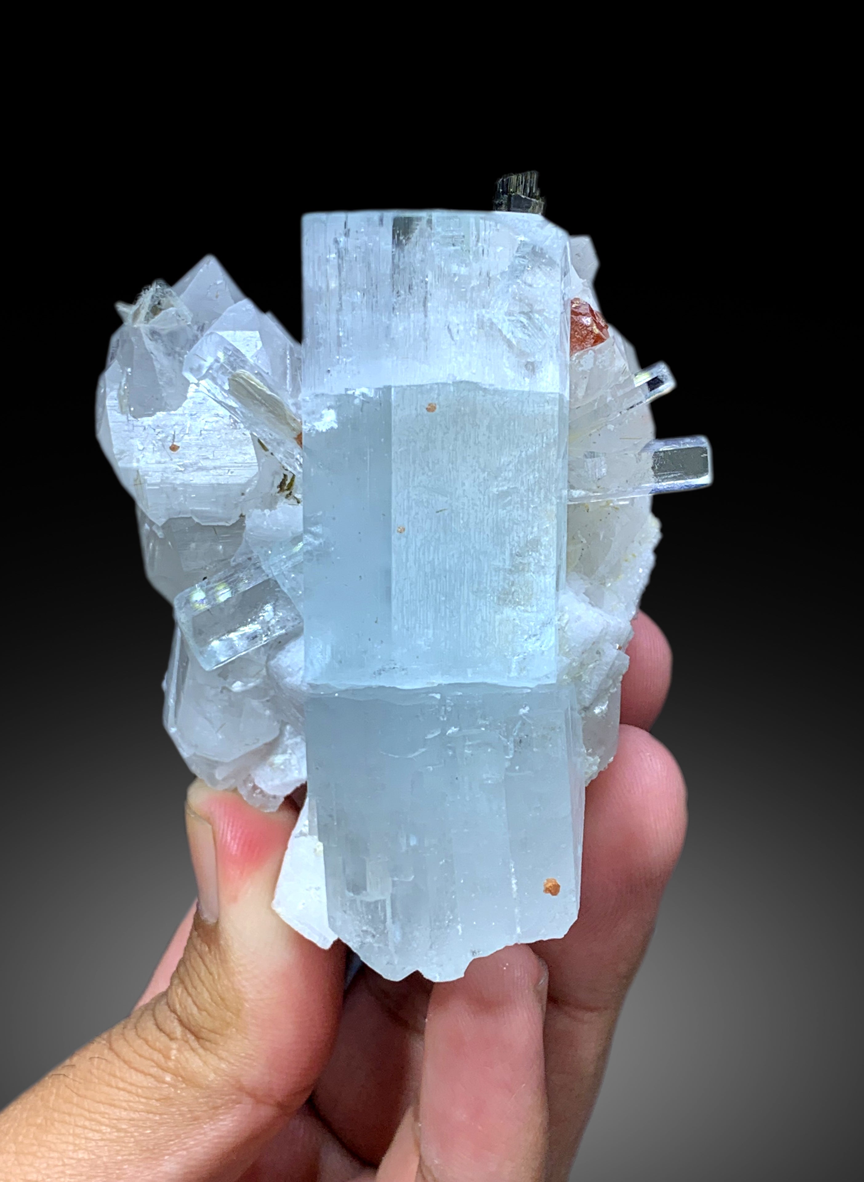 Aquamarine with Spessartine Garnet, Schorl and Quartz from Pakistan, 252 gram