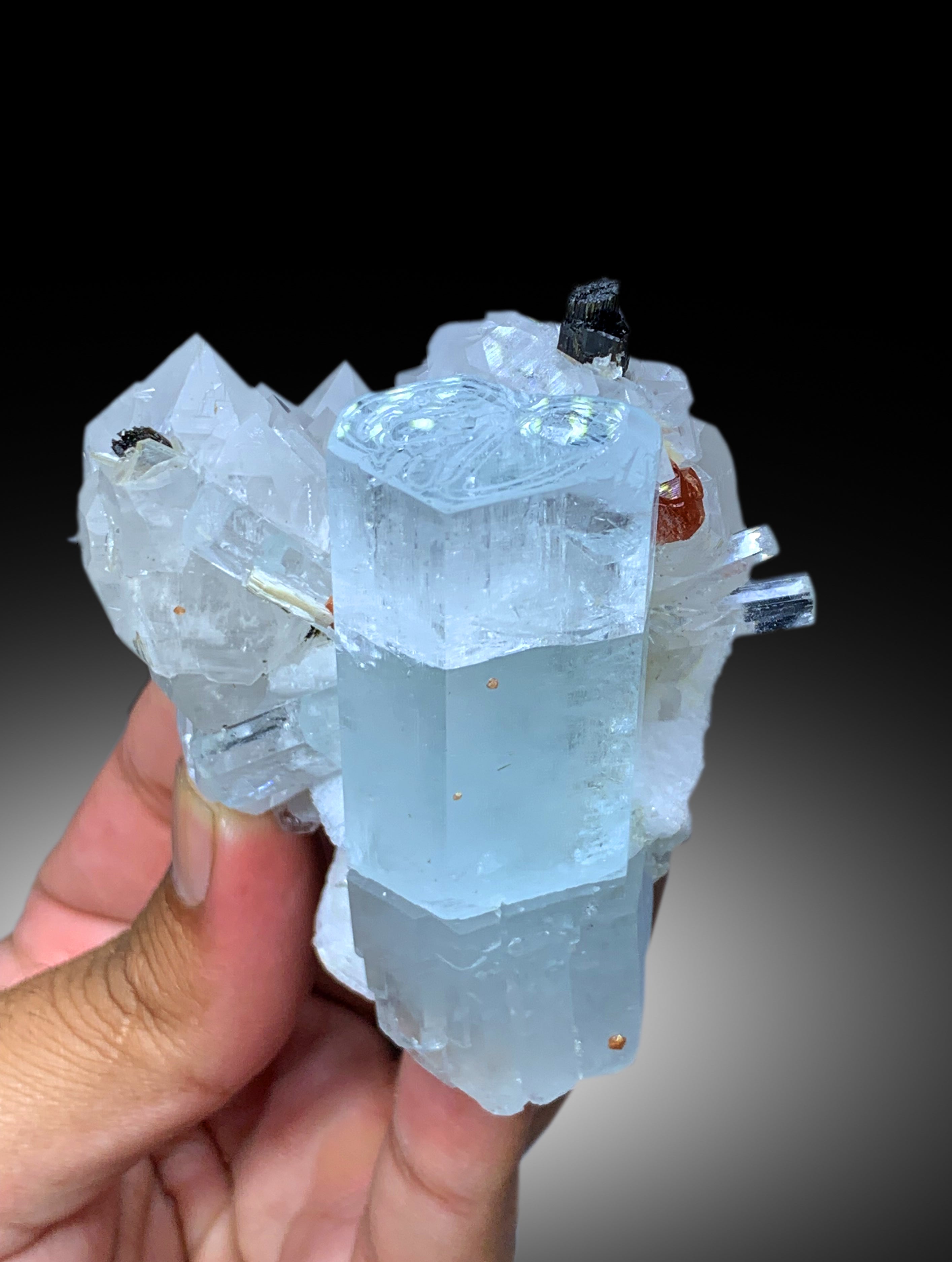 Aquamarine with Spessartine Garnet, Schorl and Quartz from Pakistan, 252 gram