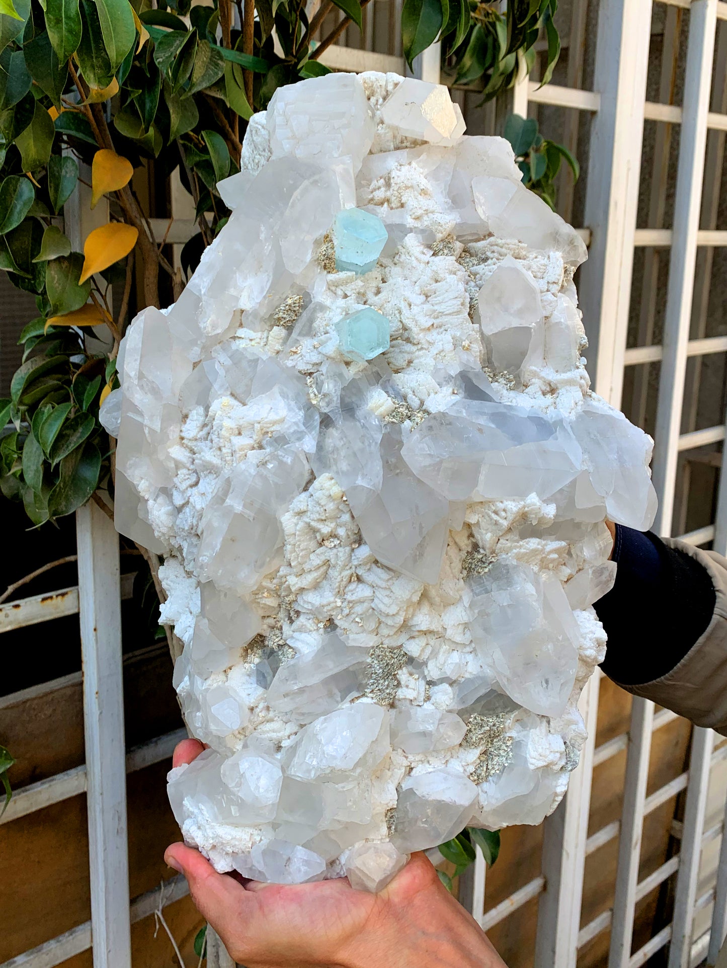 Blue Aquamarine Crystals with Quartz Cluster, Museum Grade Aqumarine, Raw Mineral, Aquamarine Specimen - 9566 gram