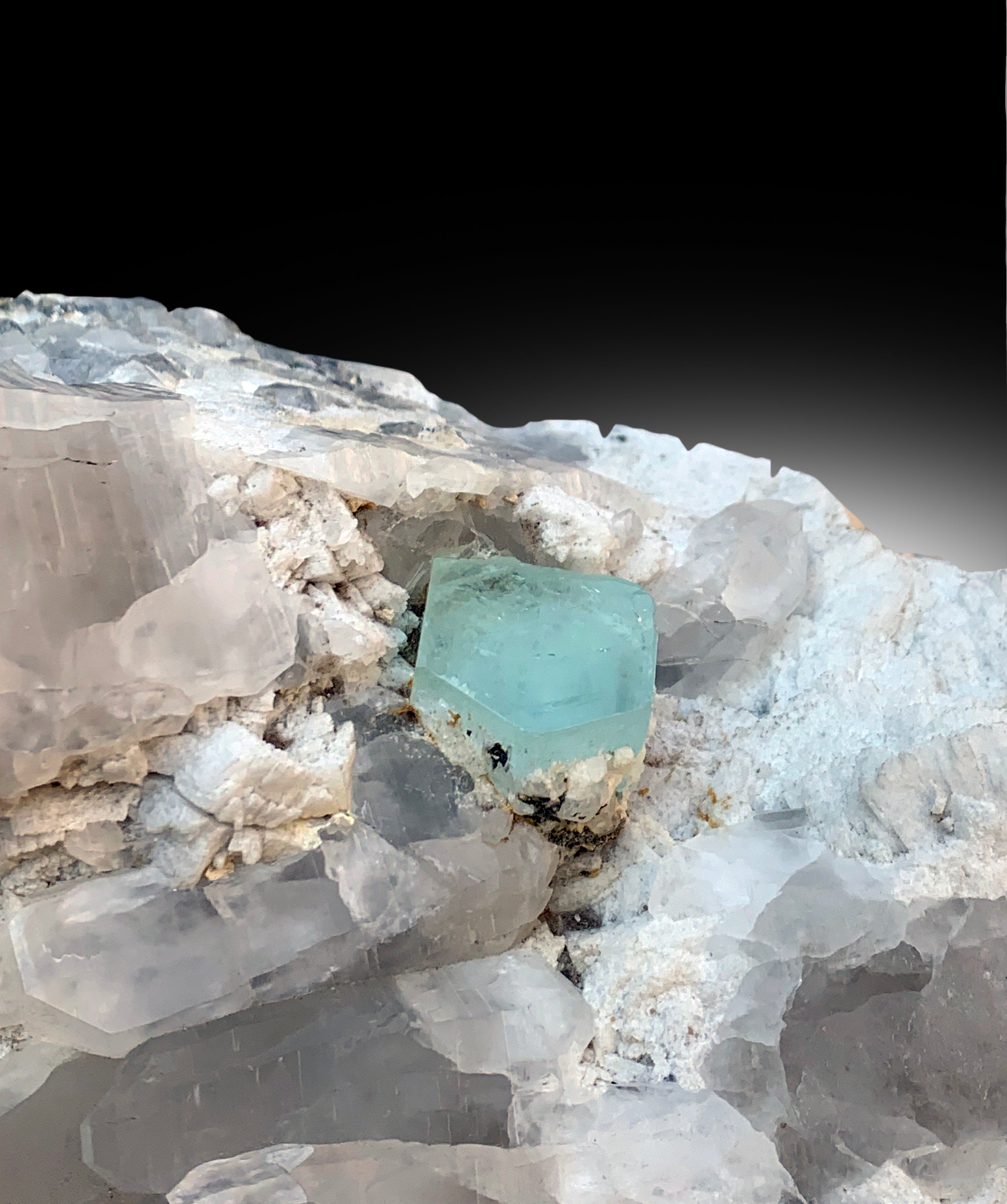 Natural Sky Blue Color Aquamarine Crystals with Quartz and Feldspar, Aquamarine Specimen, Raw Mineral, Fine Minerals - 6800 gram