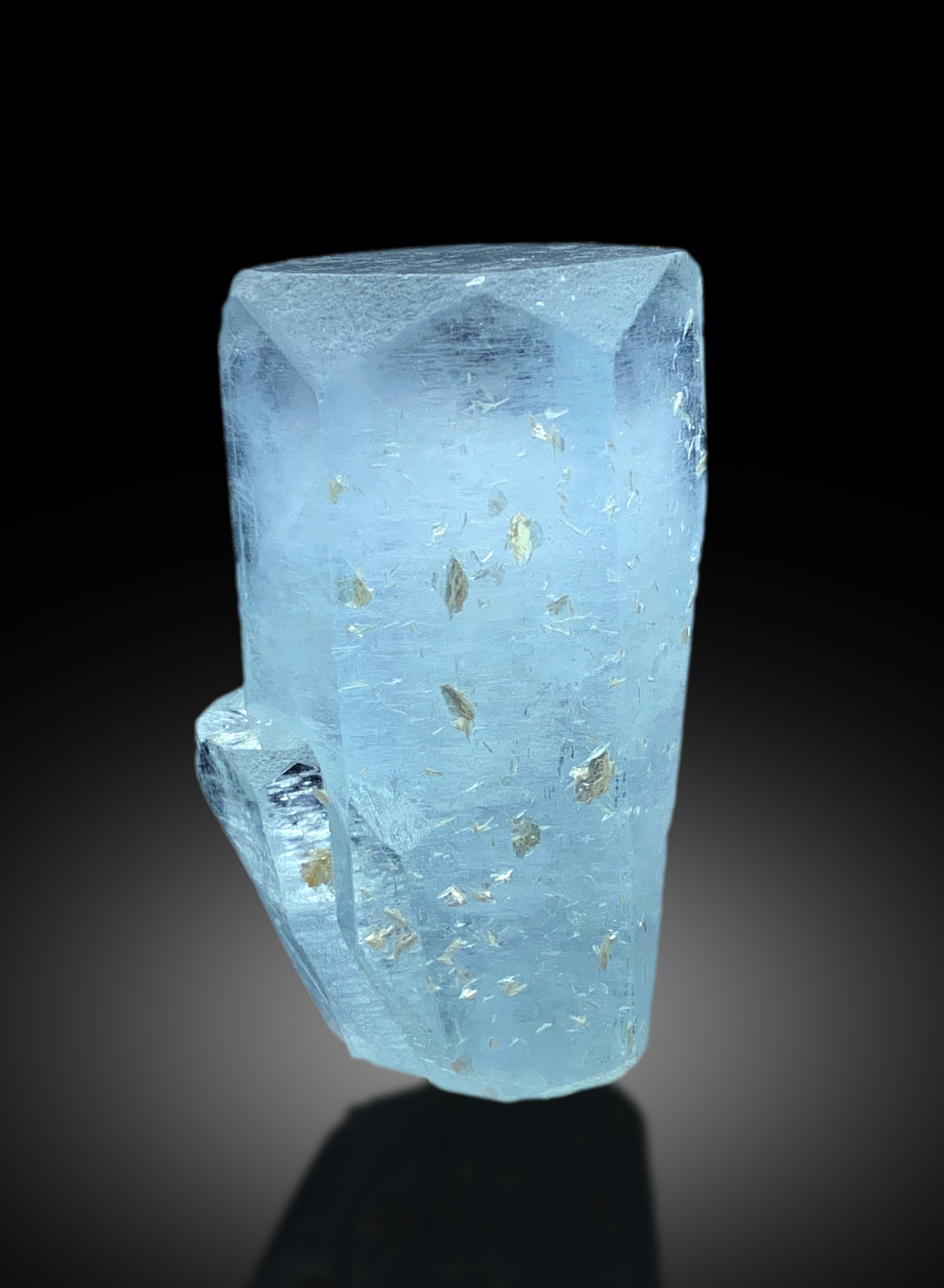 Natural Sky Blue Color Aquamarine Crystal from Nagar valley Skardu Pakistan - 118 gram