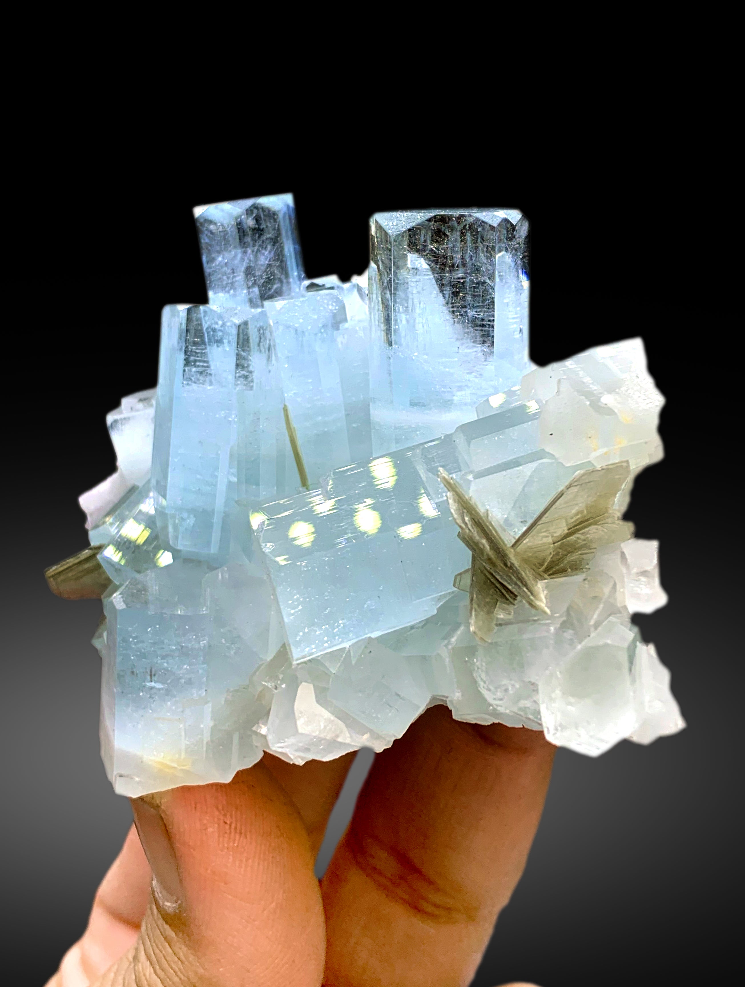 Natural Sky Blue Aquamarine Cluster with Mica from Pakistan - 131 gram