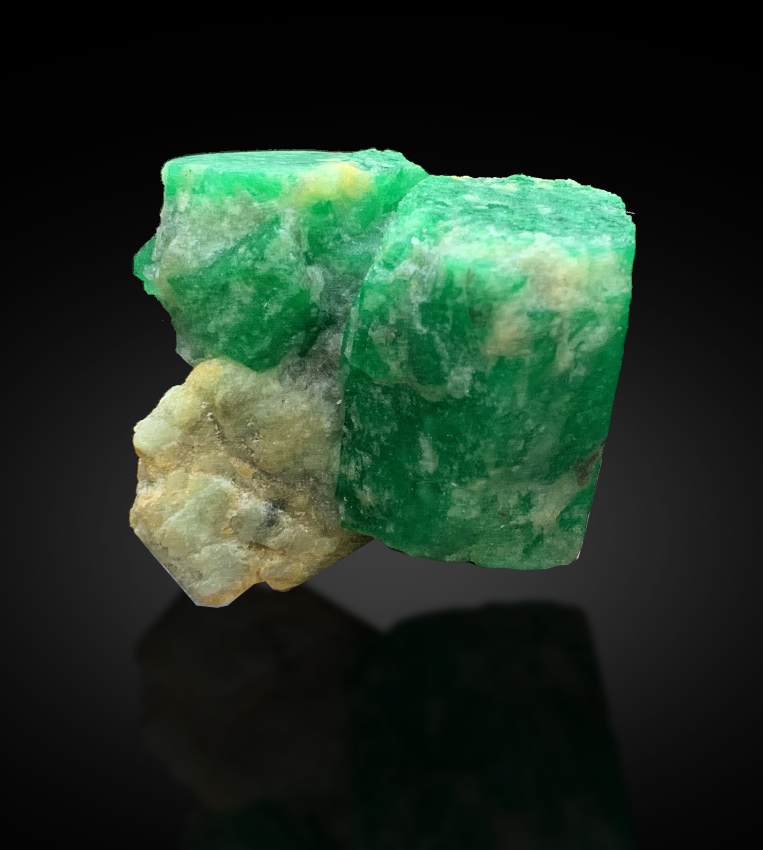 Lush Green Color Emerald Specimen from Pakistan - 29 gram