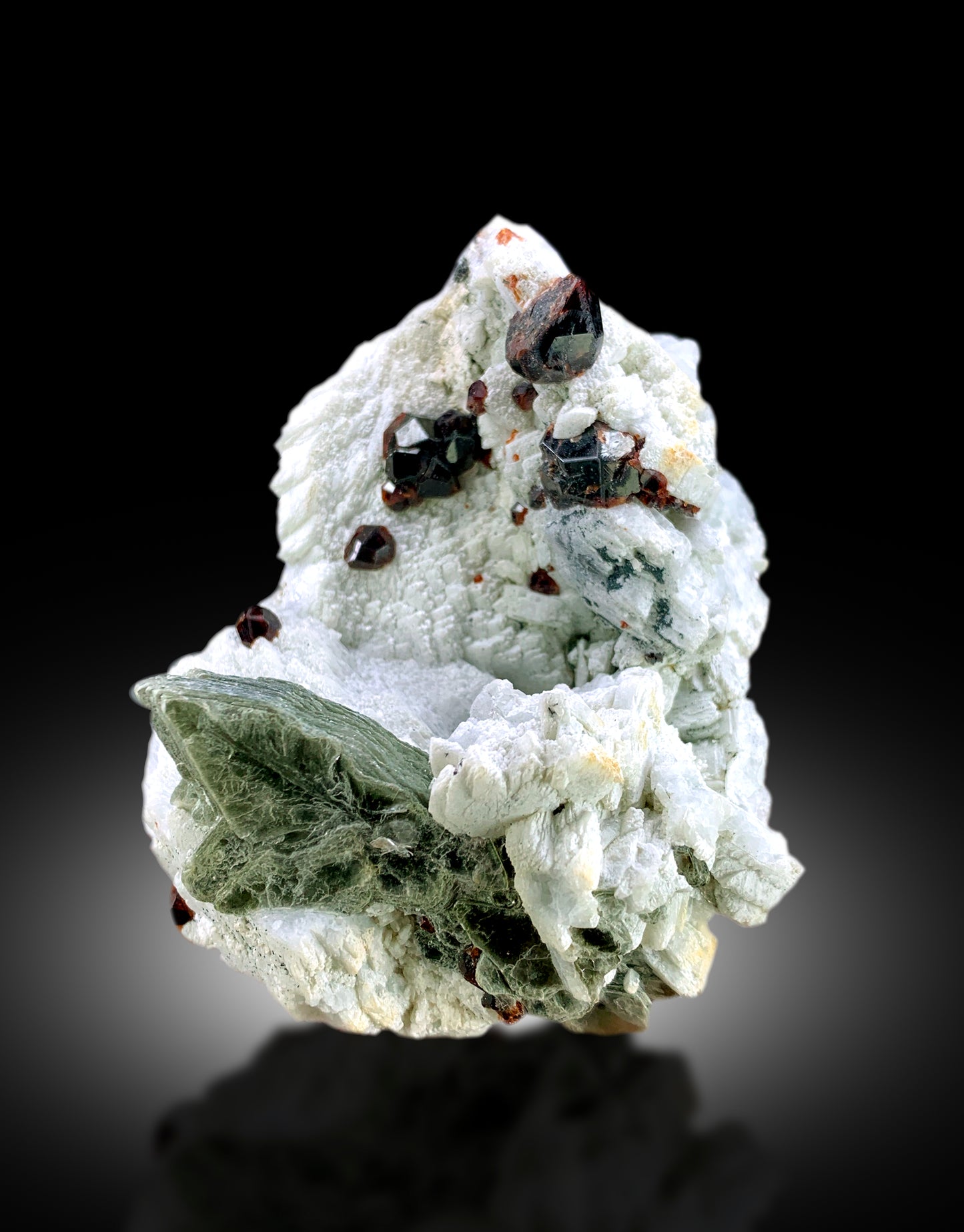 Natural Red Color garnet Crystals with Mica on Matrix, Garnet Specimen, Raw Mineral, Garnet from Skardu Pakistan - 530 gram