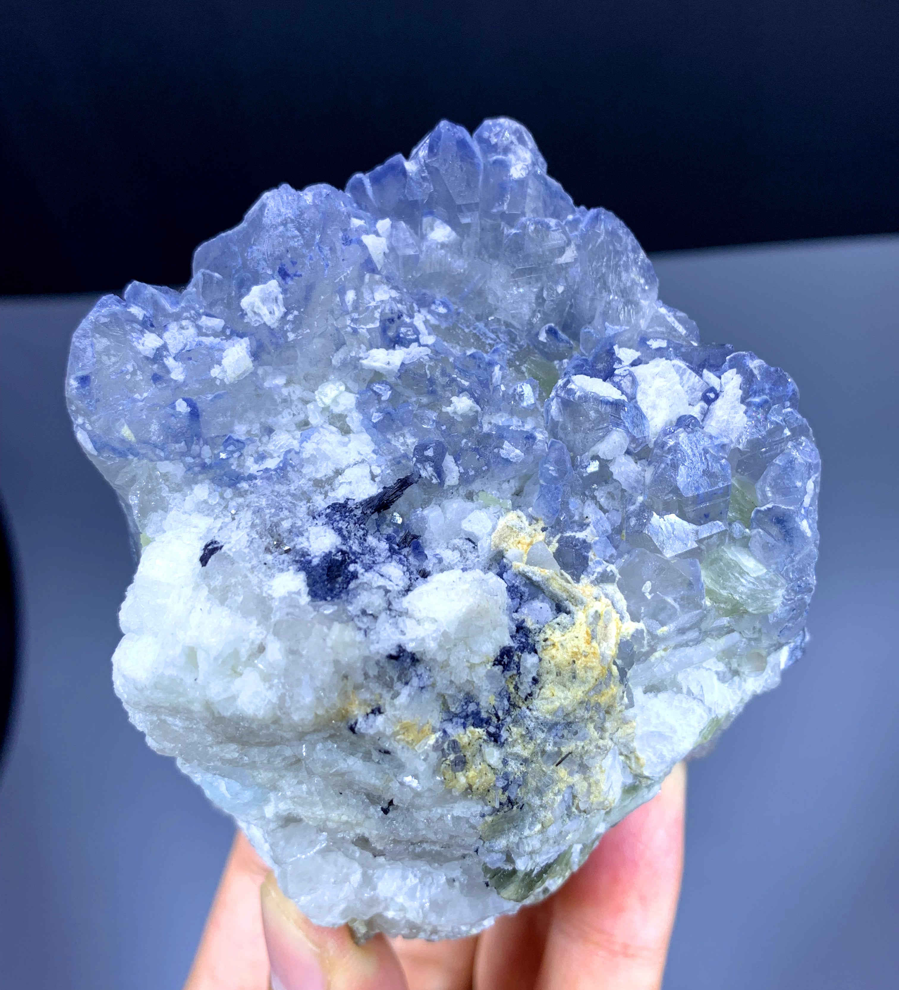 Natural Indicolite Blue Quartz Crystal from Afghanistan - 362 gram