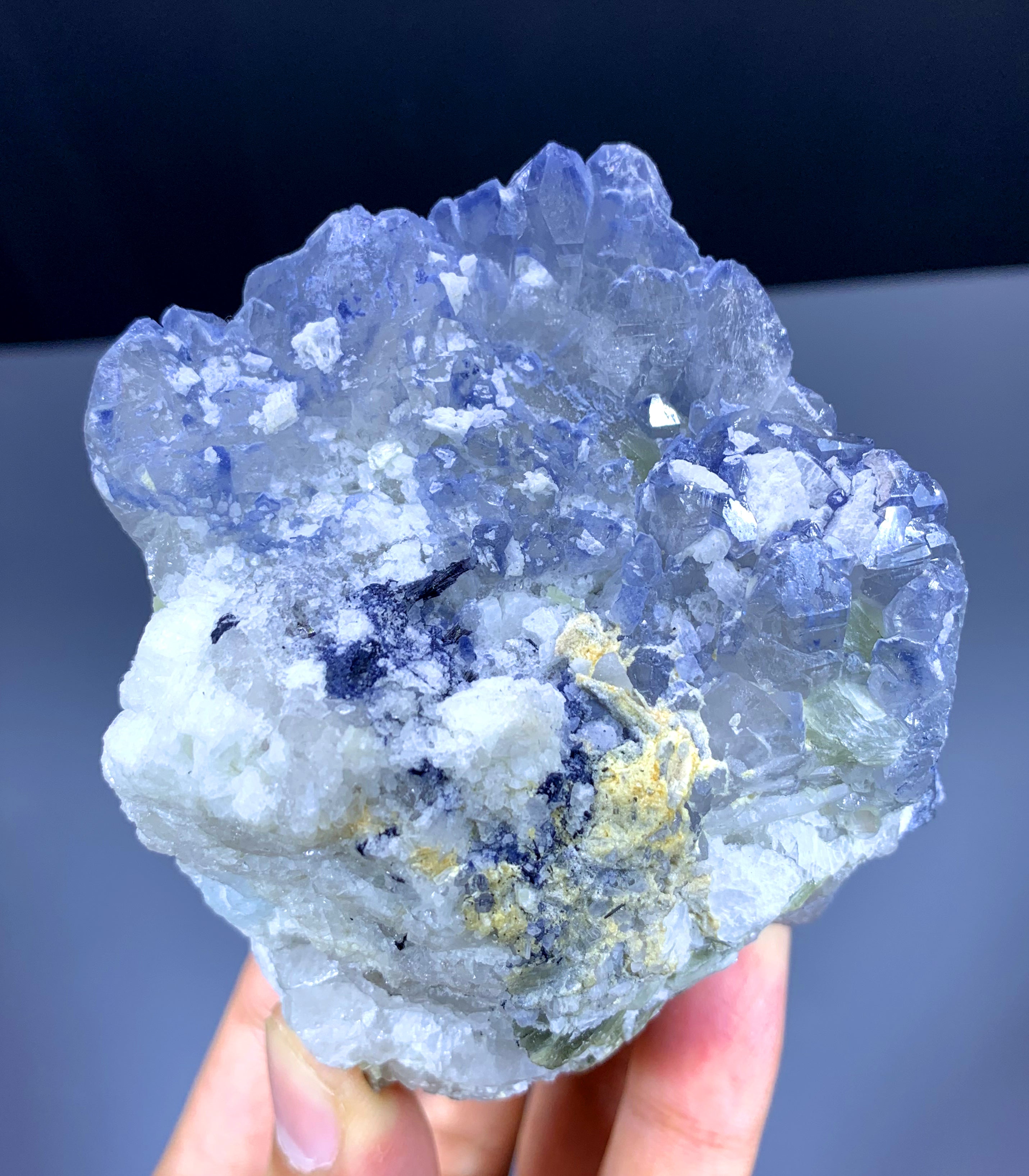 Natural Indicolite Blue Quartz Crystal from Afghanistan - 362 gram