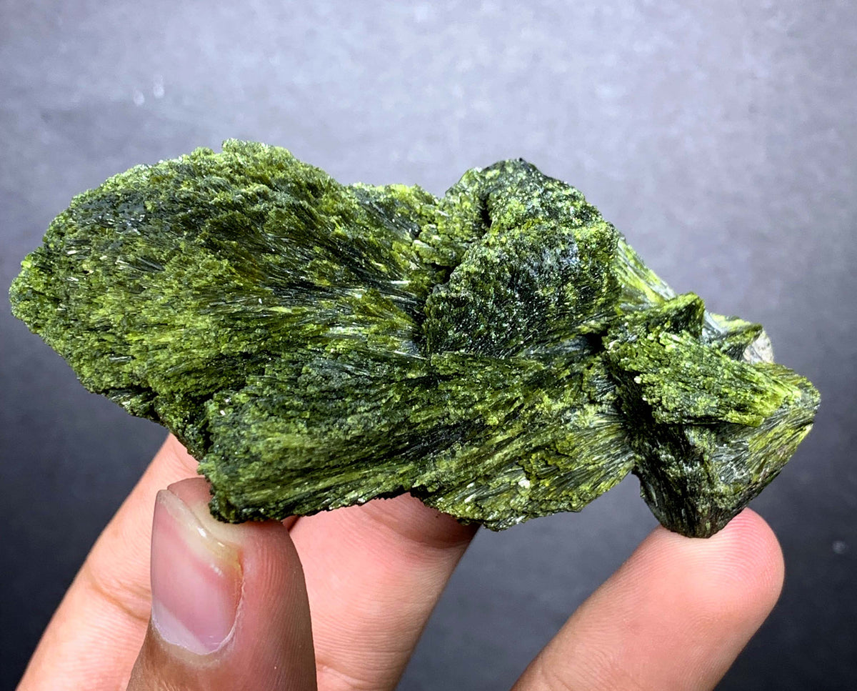 Tree Green Epidot Crystal From Pakistan - 85 Grams
