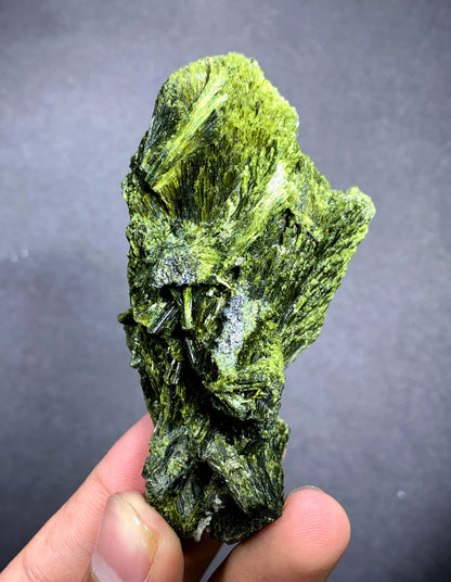 Tree Green Epidot Crystal From Pakistan - 85 Grams